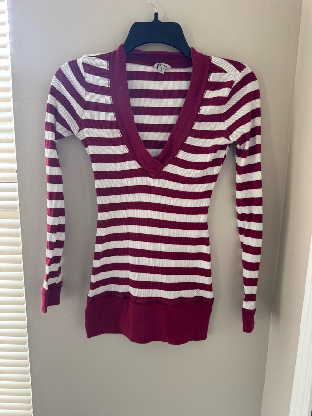 Guess Vintage Y2K Burgundy Striped Ribbed Knit Top Deep V Neck S